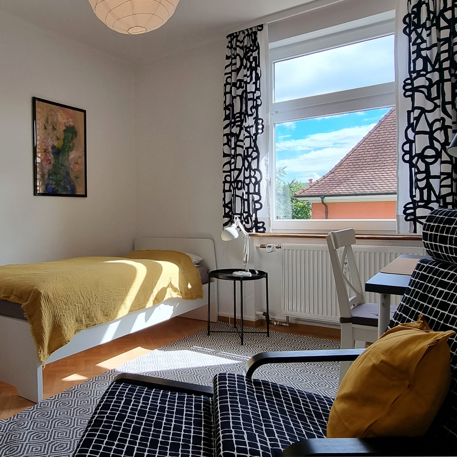 Möbliertes Schlafzimmer in Wohnung auf Zeit Lahr Schwarzwald